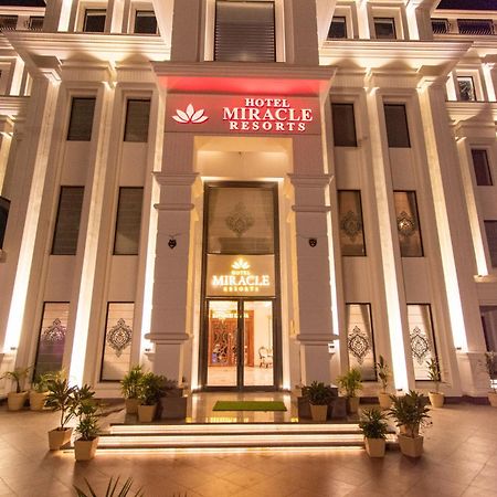 Hotel Miracle Resort Phagwāra Exterior photo