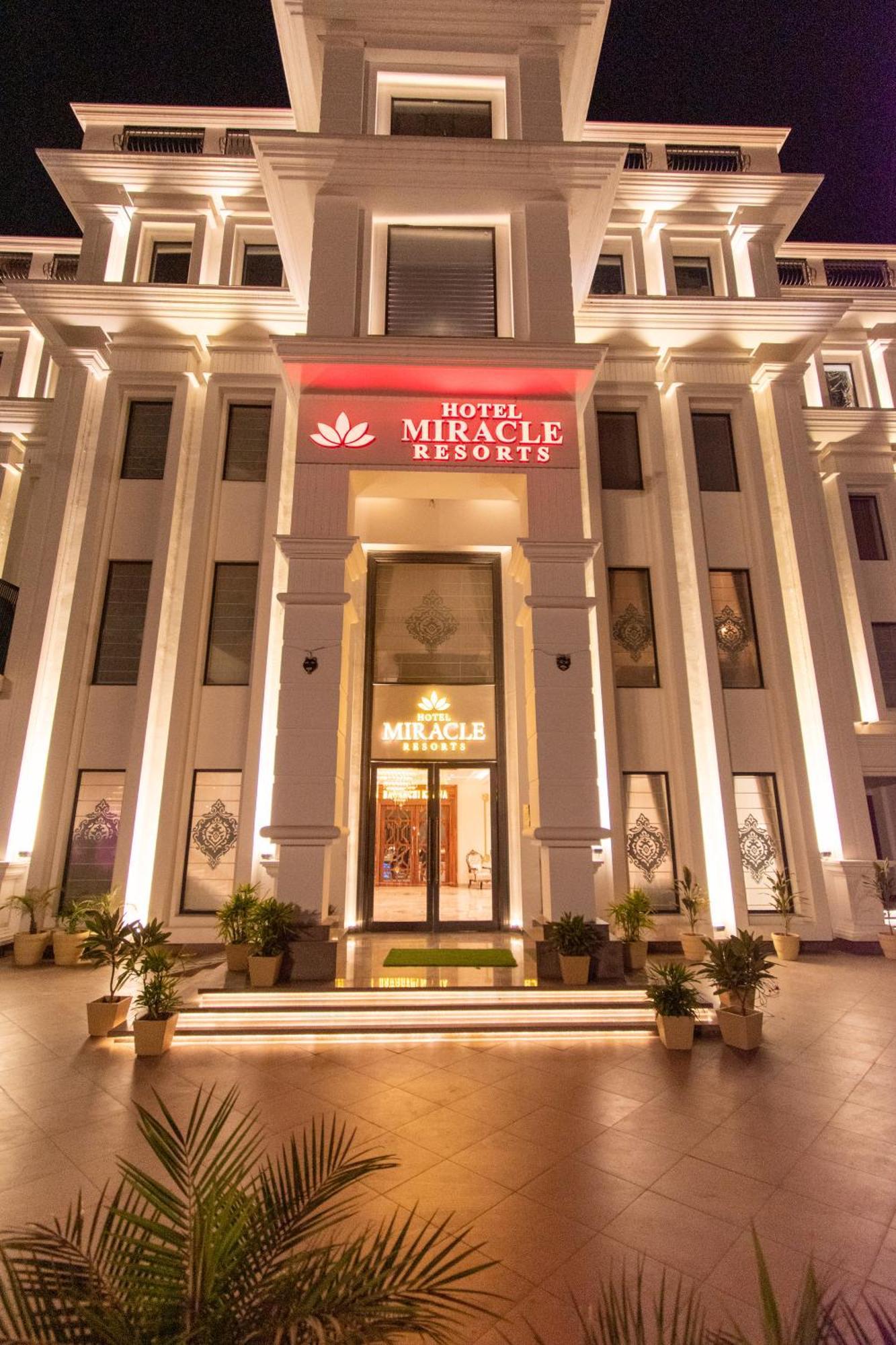 Hotel Miracle Resort Phagwāra Exterior photo